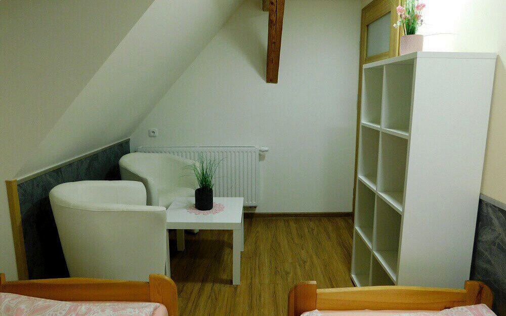 Podkrovní dvoulůžkové pokoje